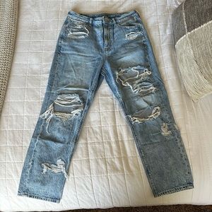American Eagle Size 12 Mom Jean